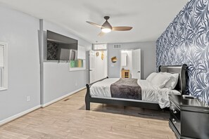 3 bedrooms, iron/ironing board, WiFi, bed sheets