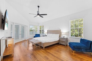 5 habitaciones, tabla de planchar con plancha, wifi y ropa de cama 