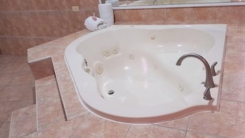 Đồ dùng nhà tắm miễn phí, khăn tắm, xà phòng, dầu gội