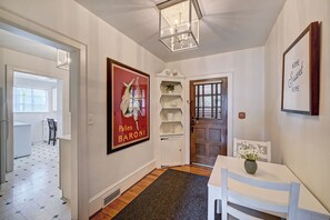 Interior - Unit 1 - Beautiful Private Myers Park/Eastover Duplex (Charlotte)