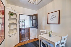 Dining - Unit 1 - Beautiful Private Myers Park/Eastover Duplex (Charlotte)