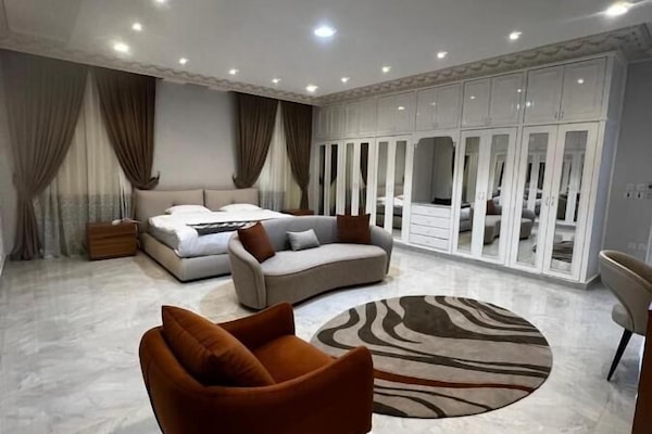 Egyptian cotton sheets, premium bedding, down duvets, in-room safe