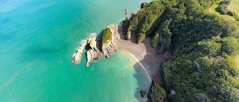 靠近海滩