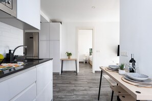 Fridge, microwave, oven, coffee/tea maker