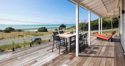 Moeraki Beach Haven - Otago Beachfront Home