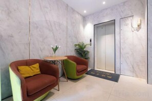 Unclassified image, 2 of 36, button - Jiangwen Hotel (Shanghai)