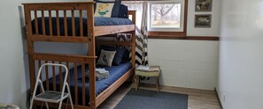 4 Schlafzimmer, Reisekinderbett, WLAN, Bettwäsche
