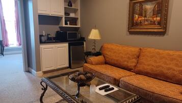 The Franklin Suite | Cocina privada | Frigobar y microondas