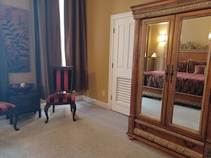 Empress Suite | 1 bedroom, iron/ironing board, free WiFi