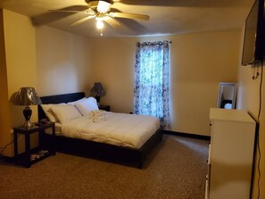 2 bedrooms, iron/ironing board, WiFi, bed sheets