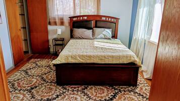 2 bedrooms, travel crib, WiFi, bed sheets