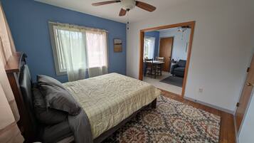 2 bedrooms, travel crib, WiFi, bed sheets