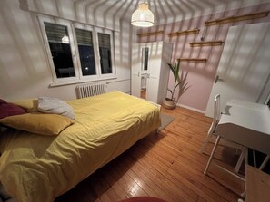 1 Schlafzimmer, Schreibtisch, Bügeleisen/Bügelbrett, WLAN