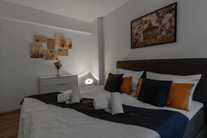 2 soverom, strykejern/-brett, reiseseng for barn og wi-fi (inkludert)