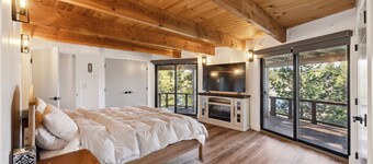 NEW! Golden Peak Cabin (3-Bedroom Home) with Pool and Lake View by Yosemite Region Resorts