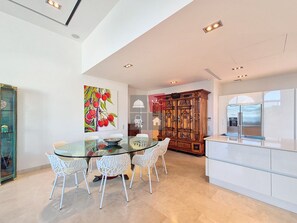 Dining - BEL APPARTEMENT A VILLA MAXIMA (Sainte-Maxime)