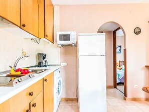 House, 3 Bedrooms, Terrace | Private kitchen
