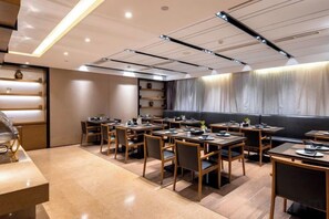 Unclassified image, 2 of 37, button - Sea Trek Star Exquisite Hotel (Lishui)