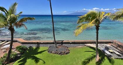 Oceanfront Maui Condo-Walk to Beach, Shops, Cafés