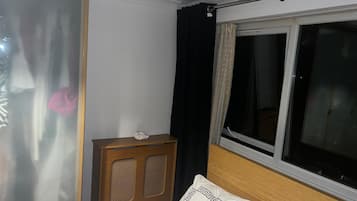 2 chambres, fer et planche Ă  repasser, Wi-Fi, draps fournis
