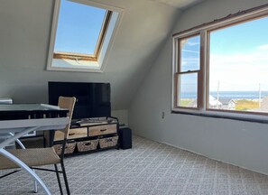 Interior - Every window has an ocean view (Hull)