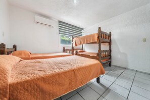 3 bedrooms, WiFi, bed sheets