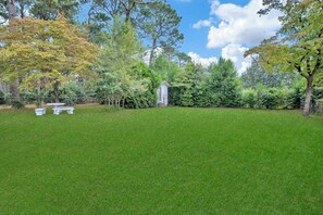 Property grounds - Charming 2BDR 5 min to Cape Fear Hospital! (Fayetteville)