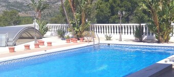 Chalet Villa con Piscina