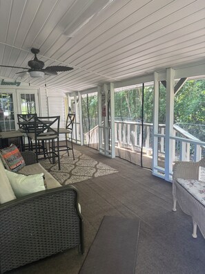 屋外ダイニングエリア