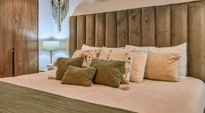 4 chambres, coffres-forts dans les chambres, bureau