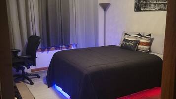 4 bedrooms, iron/ironing board, free WiFi, bed sheets