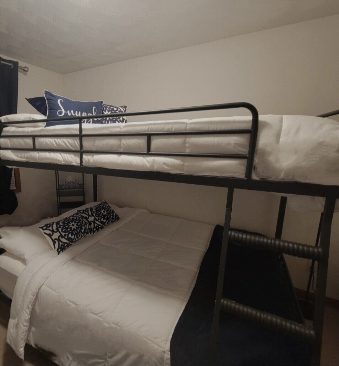 4 Schlafzimmer, Bügeleisen/Bügelbrett, kostenloses WLAN, Bettwäsche