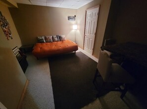 Interior - Accommodating & Spacious; 4-bedroom house in beautiful Battle Creek with AC (Battle Creek)