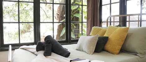 2 habitaciones, tabla de planchar con plancha, cuna de viaje y wifi