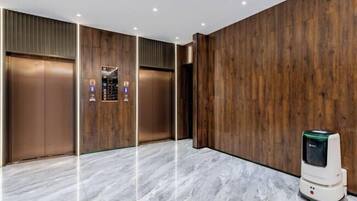 المنشأة من الداخل