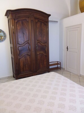 4 chambres, fer et planche à repasser, Wi-Fi, draps fournis