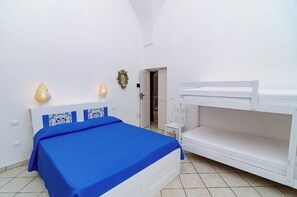 4 chambres, fer et planche à repasser, Wi-Fi, draps fournis