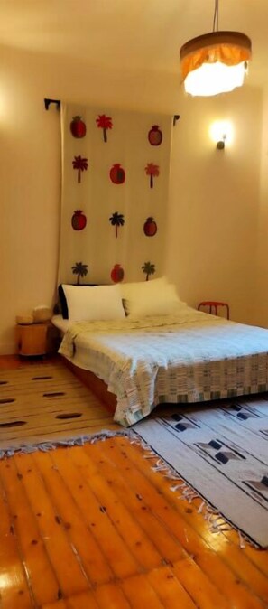 2 chambres, fer et planche à repasser, Wi-Fi, draps fournis