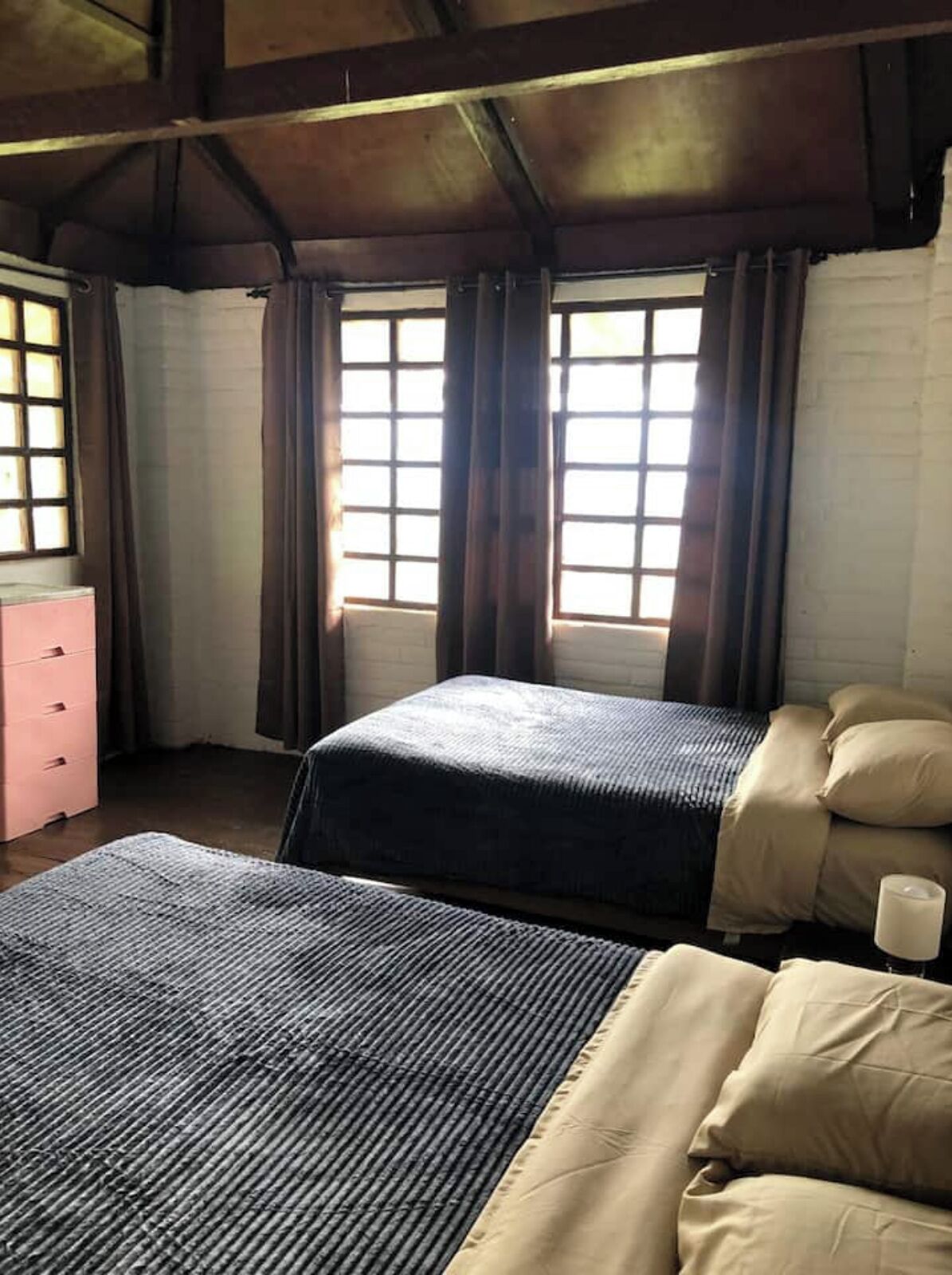 4 bedrooms, bed sheets