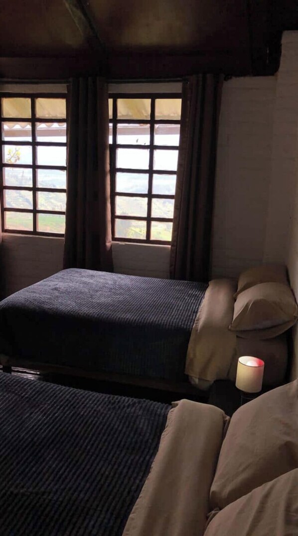 4 bedrooms, bed sheets