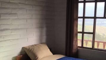 4 bedrooms, bed sheets