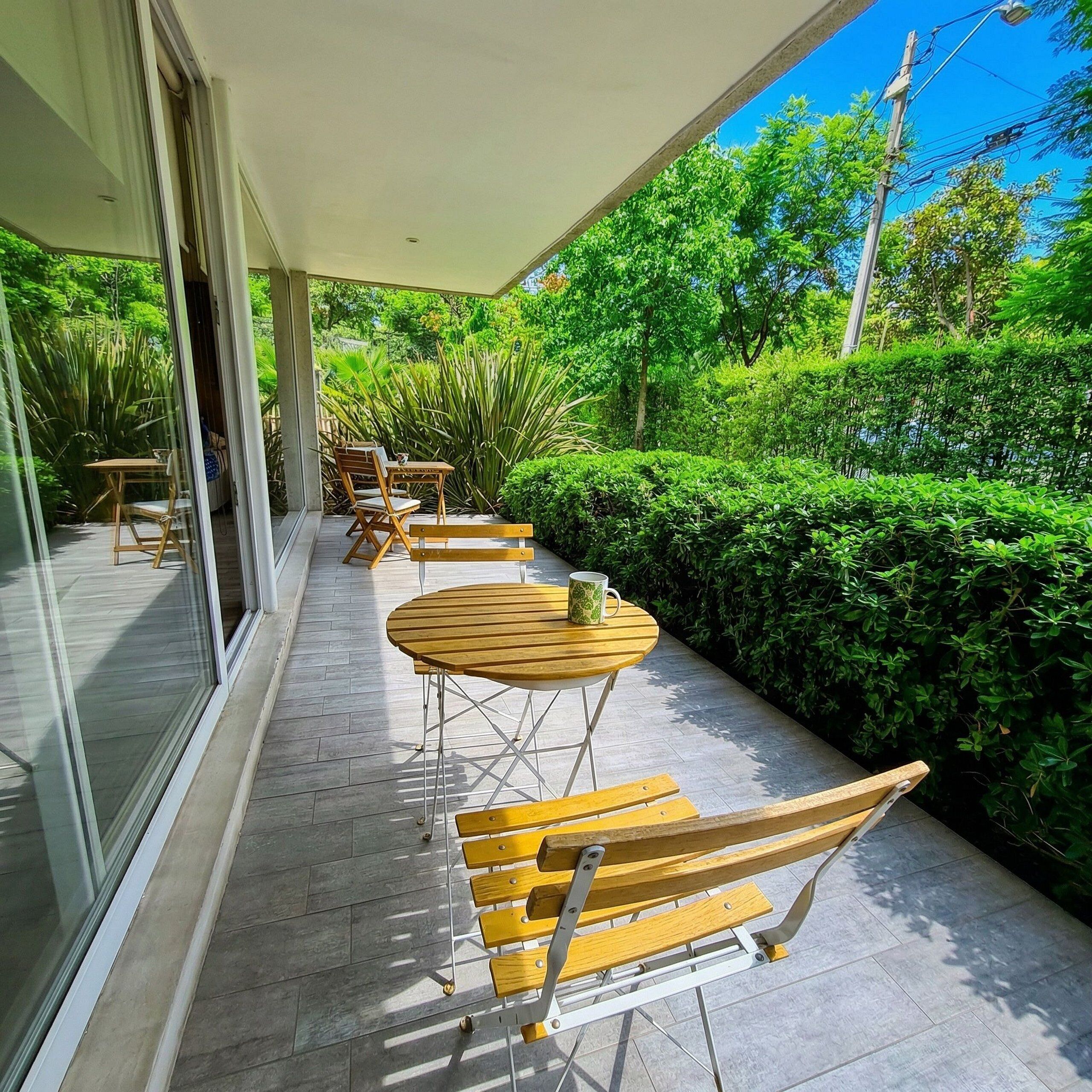 Apartment | Outdoor dining