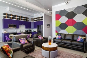 Living area - Vibrant 2BR Condo in East Austin (Austin)