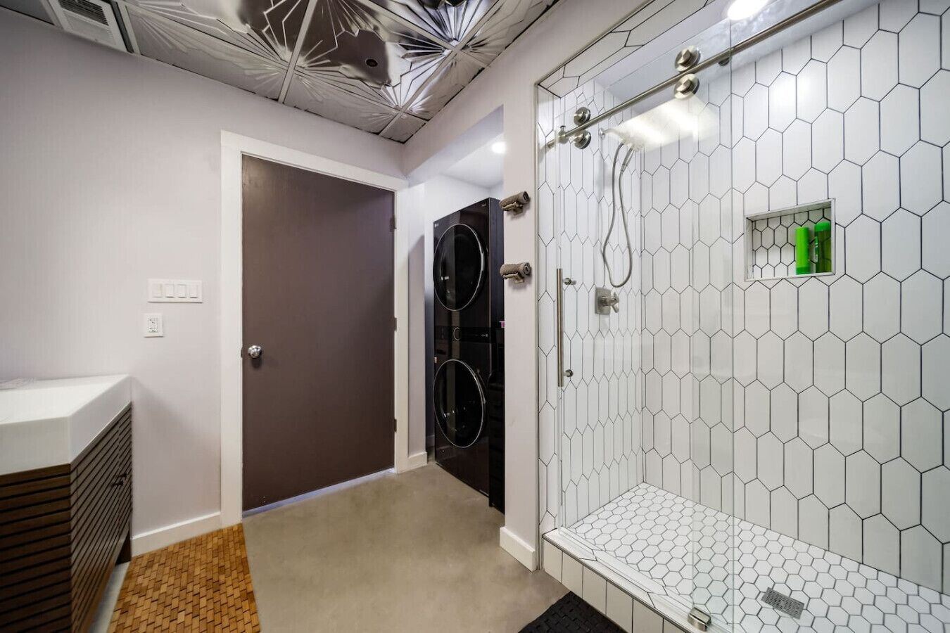 Hair dryer, towels