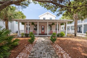 Exterior - 🦩Book Me Baby! Casa Marina with Private Pool 🦩 (Destin)