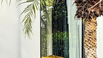 Ropa de cama de alta calidad, edredones de plumas, minibar