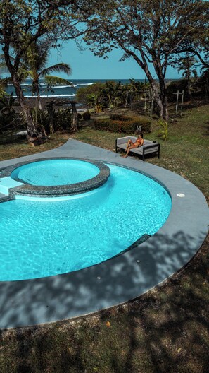 Piscine extérieure