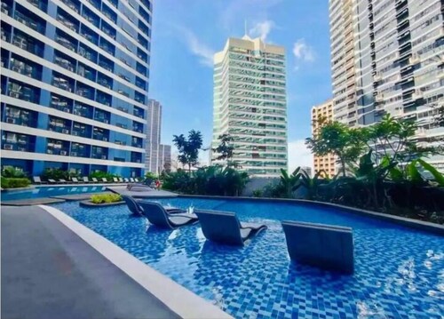 Princess Diana beautiful Makati home Fast 300 mbps