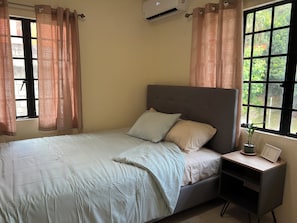 3 chambres, fer et planche à repasser, Wi-Fi gratuit, draps fournis