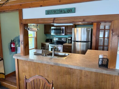 Paradise Lakefront Cottage on Cranberry Lake